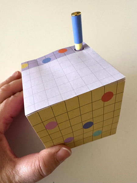 BLOC NOTES CON FOGLI ADESIVI E PENNA INKERIE