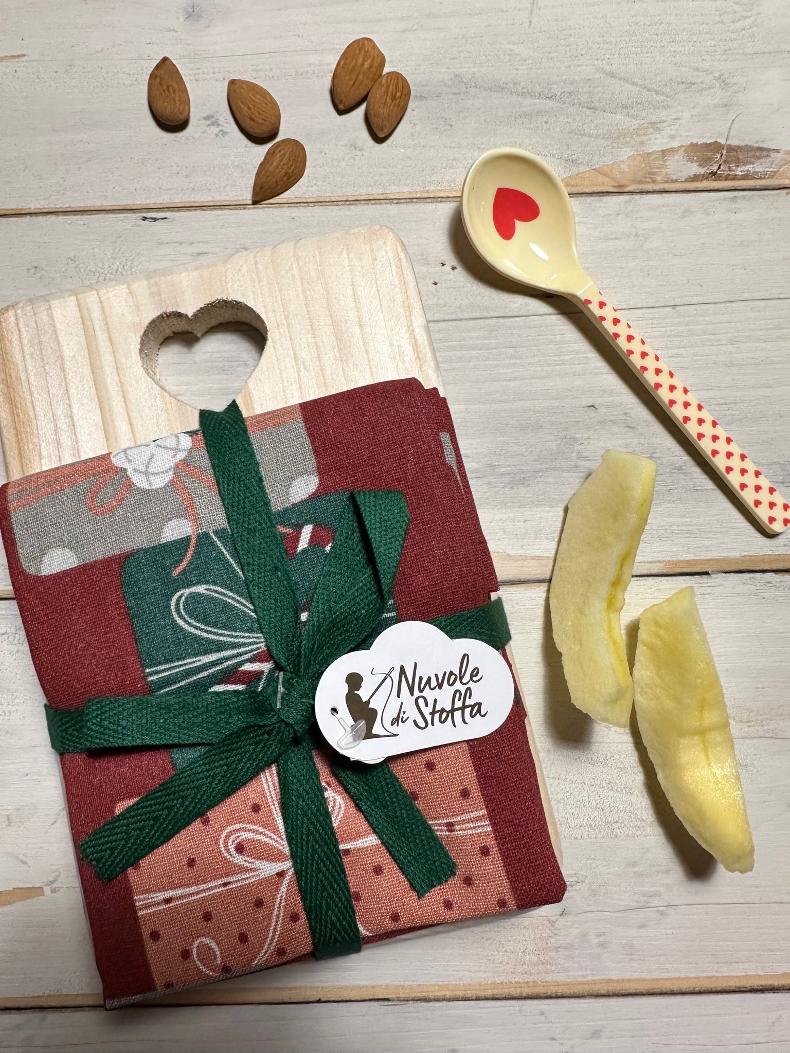 STROFINACCIO CON TAGLIERE